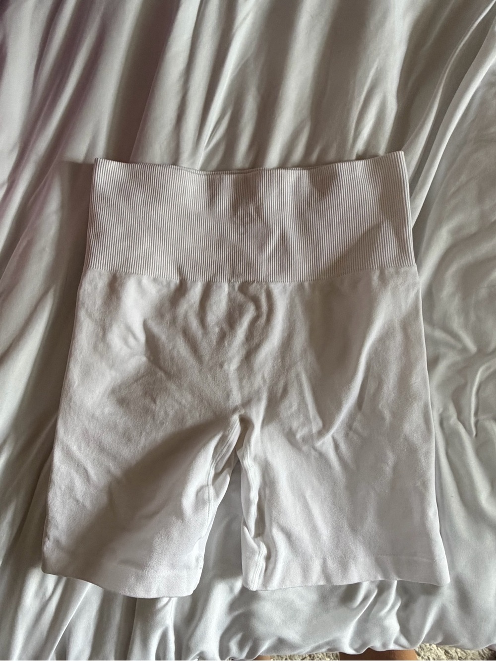 Aritzia White High-Rise Ribbed Waist Bike Shorts